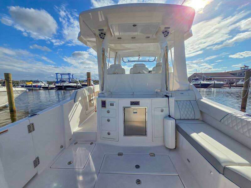 33ft Regal Yacht For Sale
