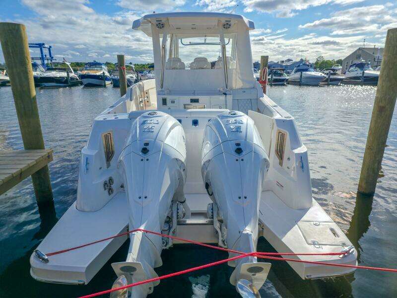 33ft Regal Yacht For Sale