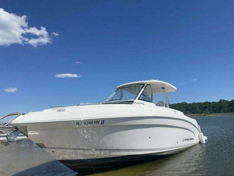 33ft Regal Yacht For Sale
