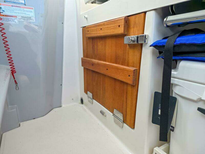 33ft Regal Yacht For Sale