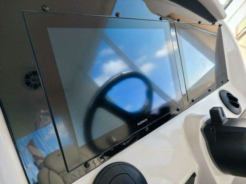 33ft Regal Yacht For Sale