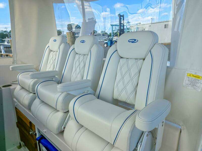 33ft Regal Yacht For Sale