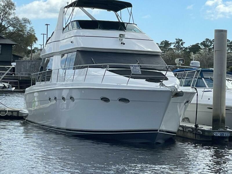 1998 Carver 53 Voyager