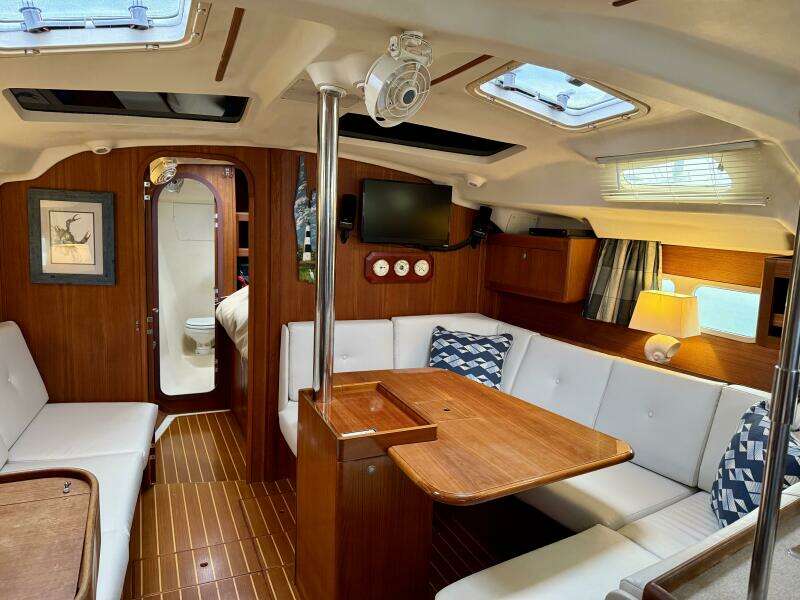 Dream Catcher 40ft Hunter Yacht For Sale