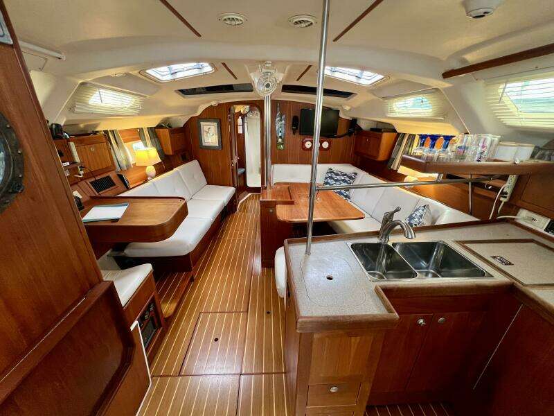 Dream Catcher 40ft Hunter Yacht For Sale