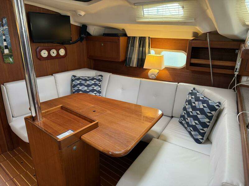 Dream Catcher 40ft Hunter Yacht For Sale