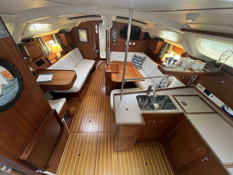 Dream Catcher 40ft Hunter Yacht For Sale