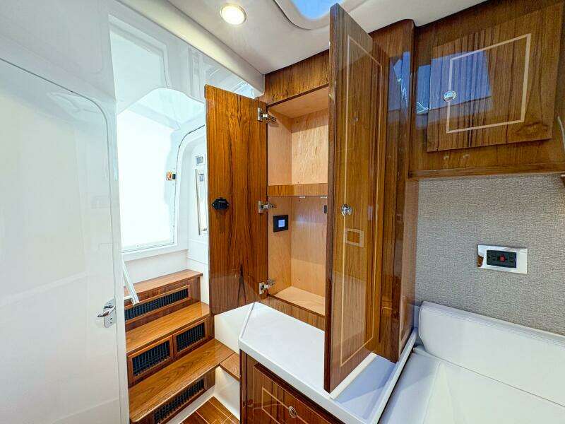 48ft HCB Yacht For Sale