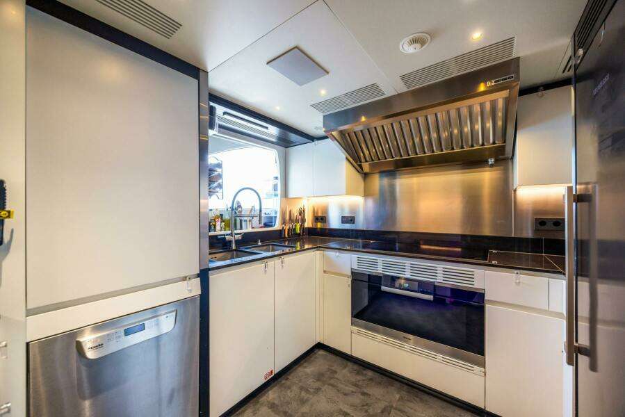 BELLA VITA 116ft Benetti Yacht For Sale