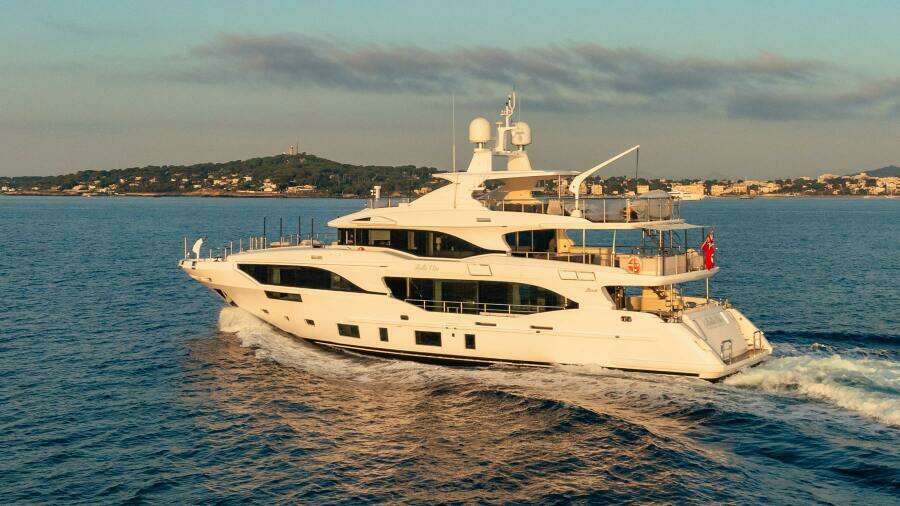 BELLA VITA 116ft Benetti Yacht For Sale