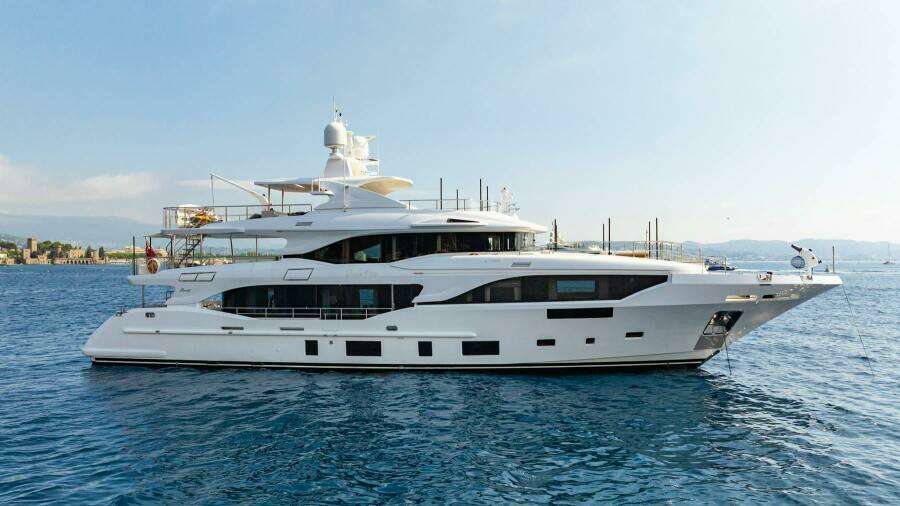BELLA VITA 116ft Benetti Yacht For Sale
