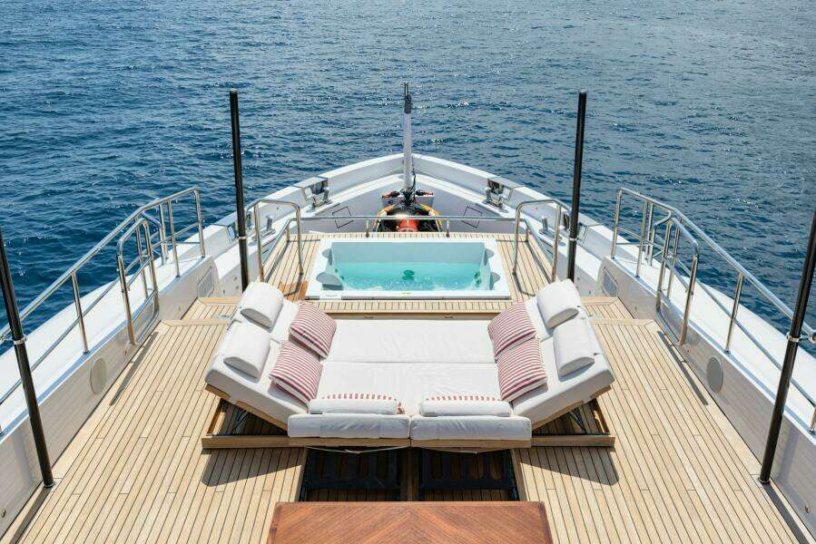 BELLA VITA 116ft Benetti Yacht For Sale