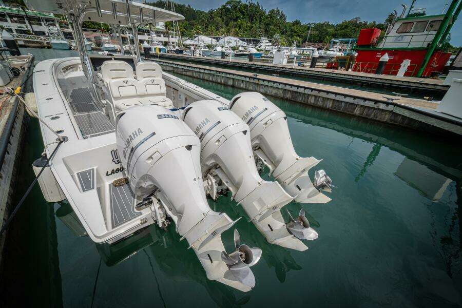 34ft Jupiter Yacht For Sale