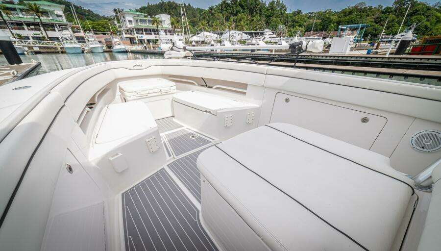 34ft Jupiter Yacht For Sale