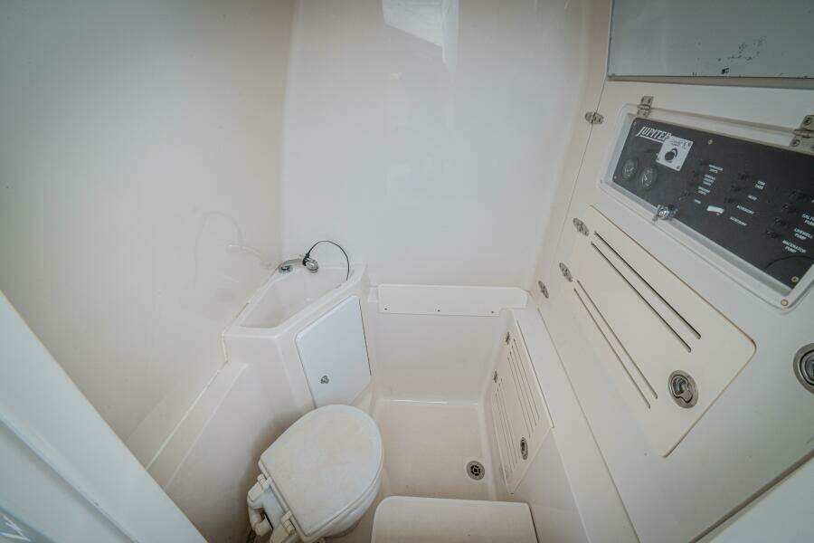 34ft Jupiter Yacht For Sale