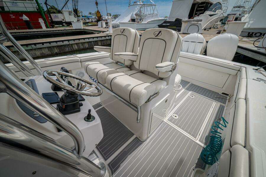 34ft Jupiter Yacht For Sale