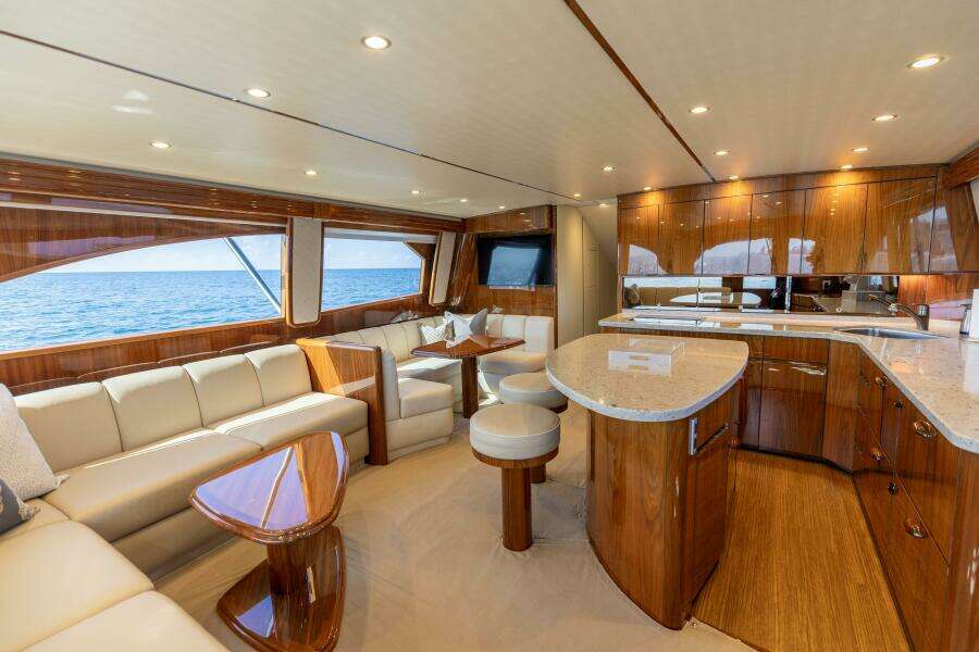 2018 Viking 62 Convertible- Da'Grits- Salon