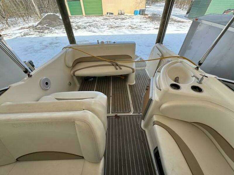 Nauti Dawg 27ft Glastron Yacht For Sale