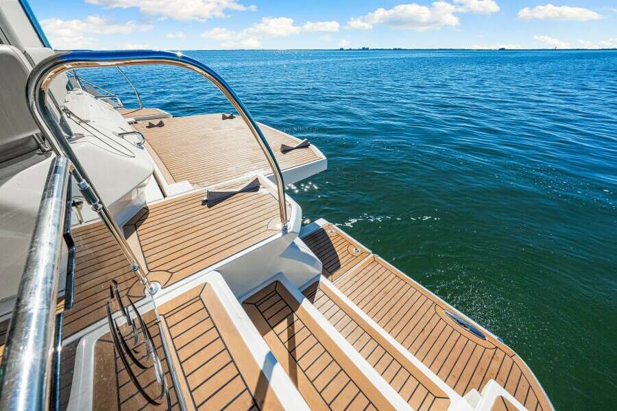 54ft Aquila Yacht For Sale