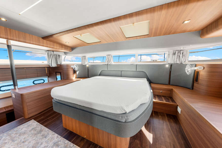 54ft Aquila Yacht For Sale