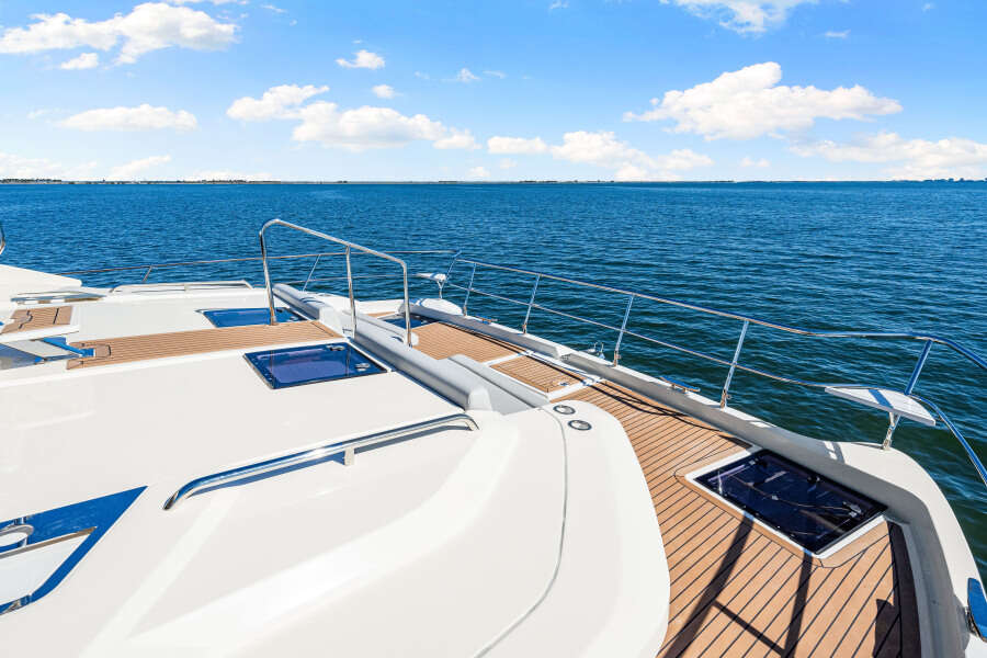 54ft Aquila Yacht For Sale