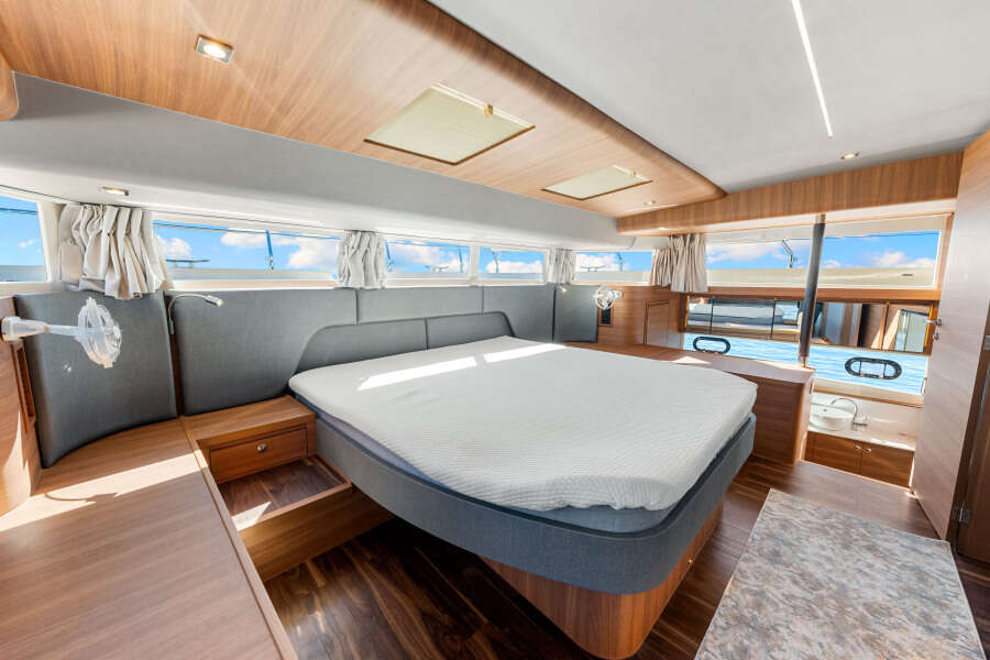 54ft Aquila Yacht For Sale