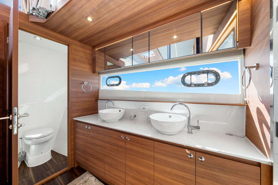 54ft Aquila Yacht For Sale