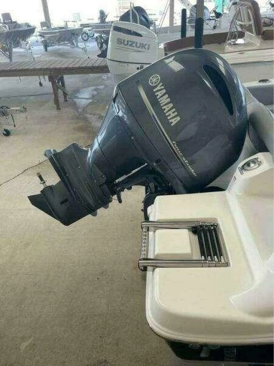 2022 NauticStar 2102 Legacy