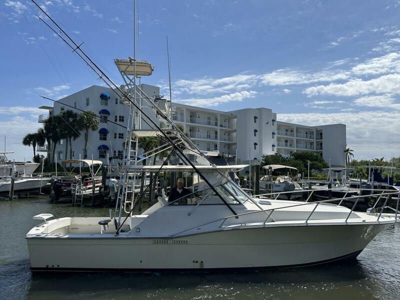 photo of 34' Atlantic 34 Express with Tower 1989