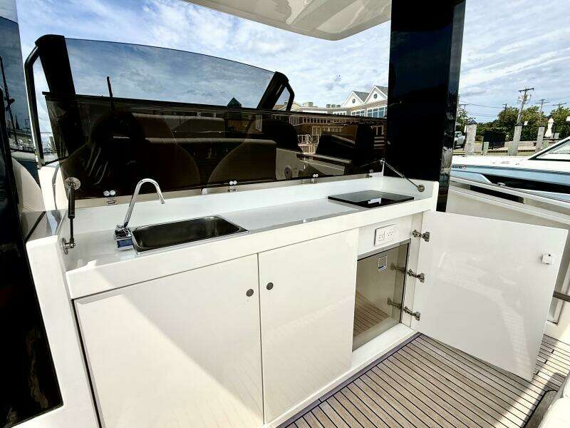 37ft Astondoa Yacht For Sale