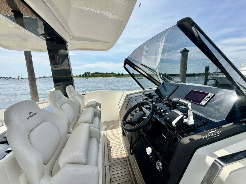 37ft Astondoa Yacht For Sale