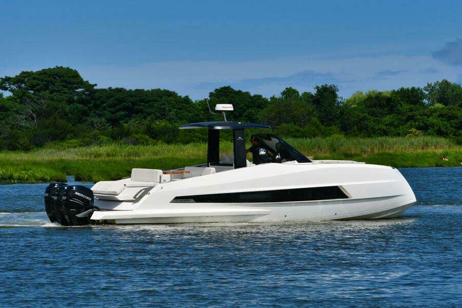 37ft Astondoa Yacht For Sale