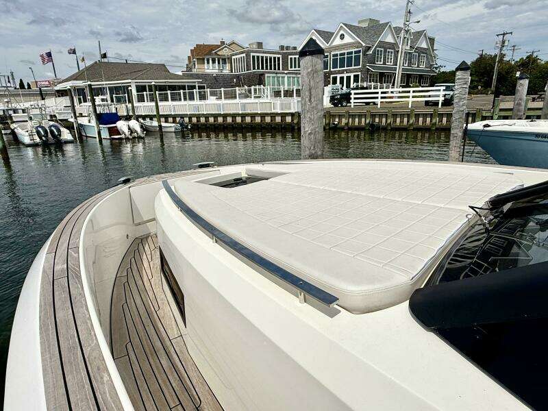 37ft Astondoa Yacht For Sale