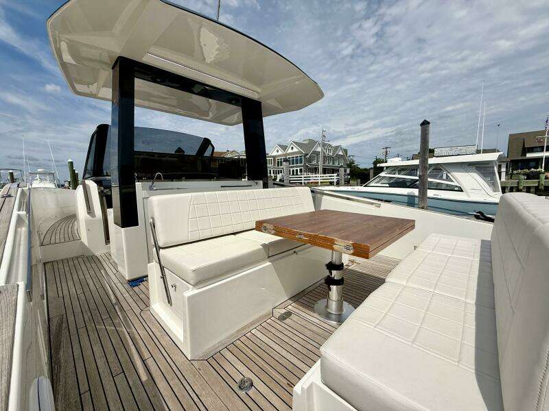 37ft Astondoa Yacht For Sale