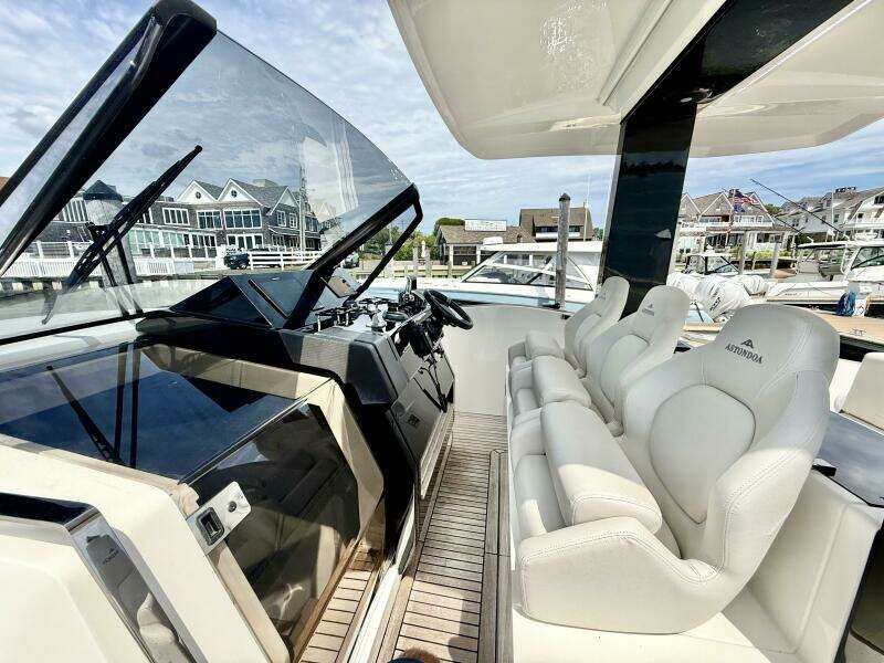 37ft Astondoa Yacht For Sale