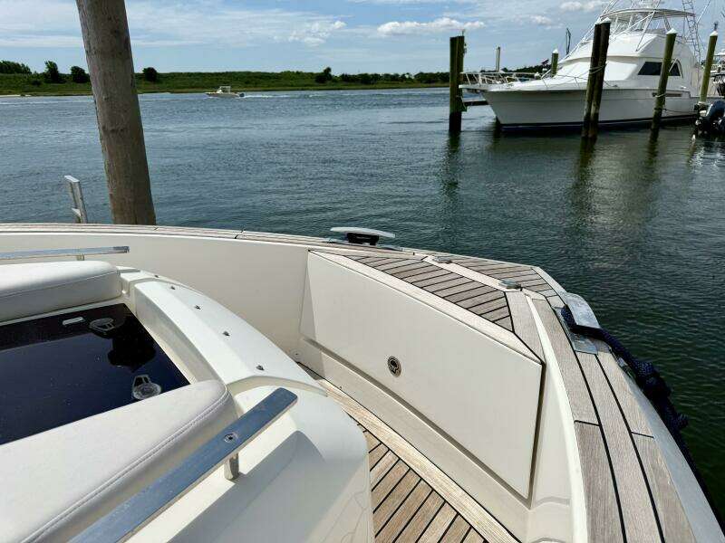 37ft Astondoa Yacht For Sale