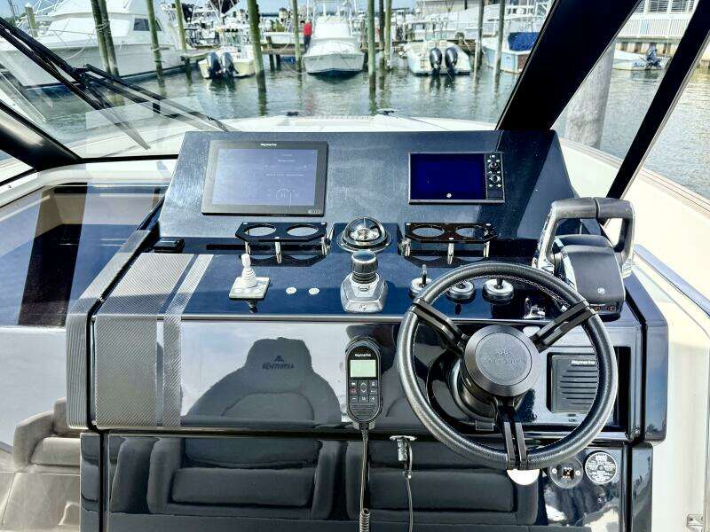 37ft Astondoa Yacht For Sale