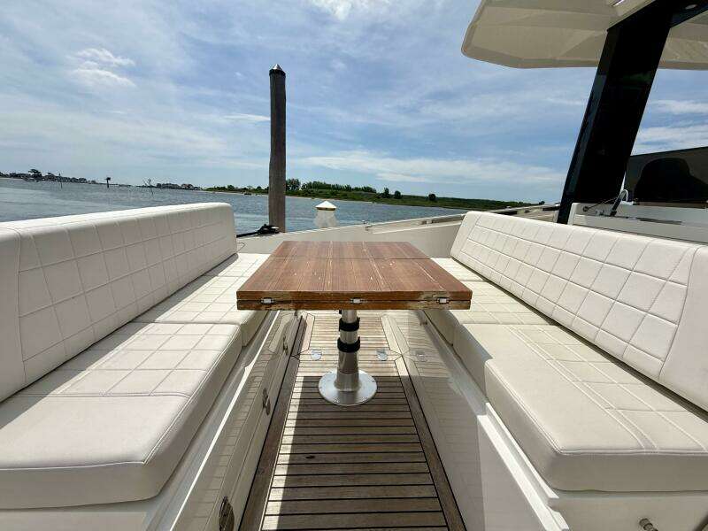 37ft Astondoa Yacht For Sale