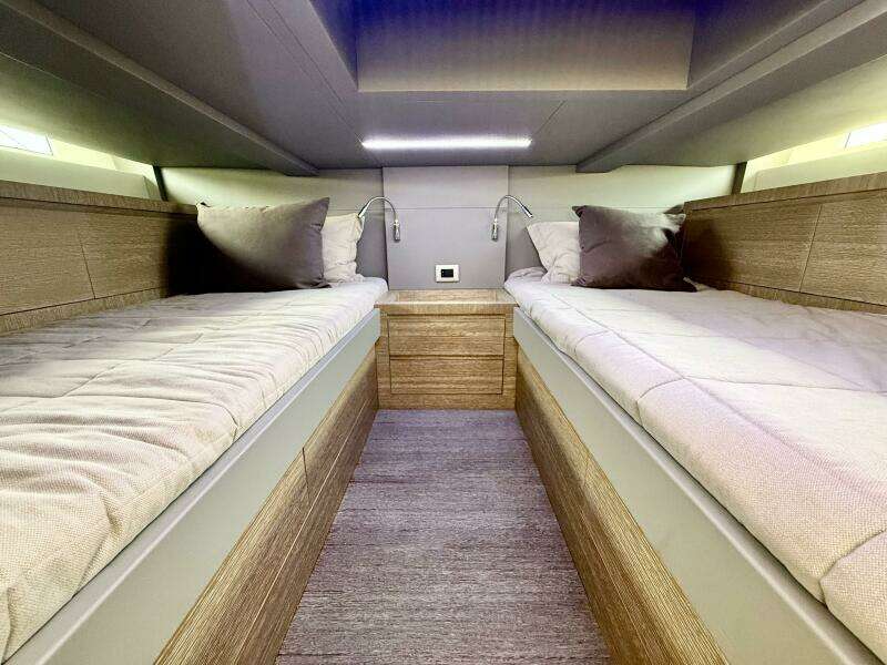 37ft Astondoa Yacht For Sale