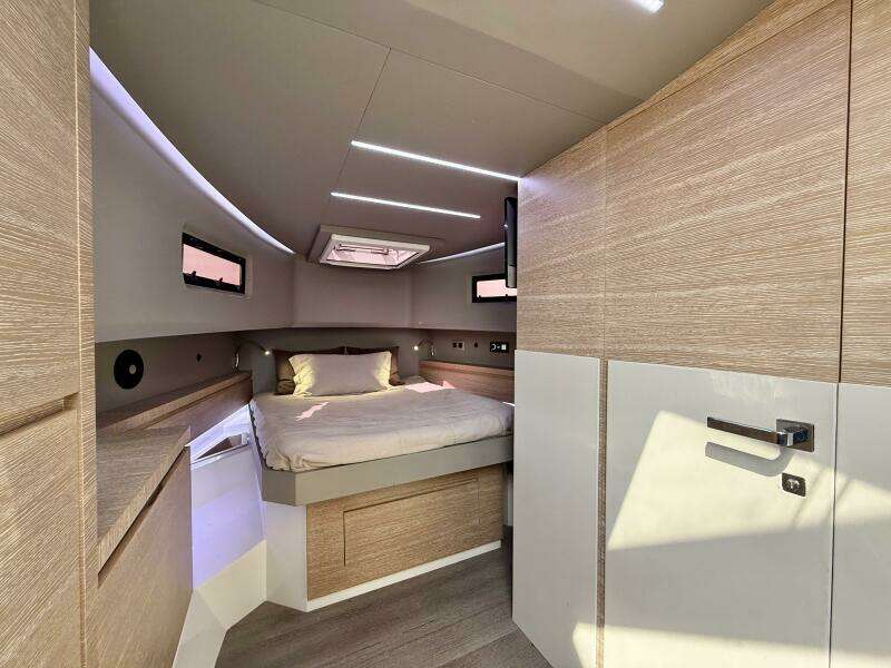 37ft Astondoa Yacht For Sale