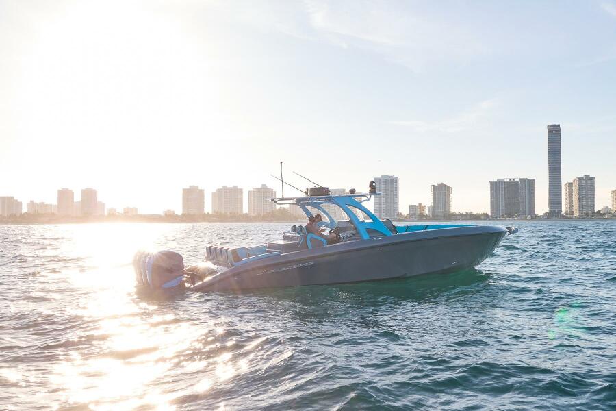 37' 2021 Midnight Express 37 Open