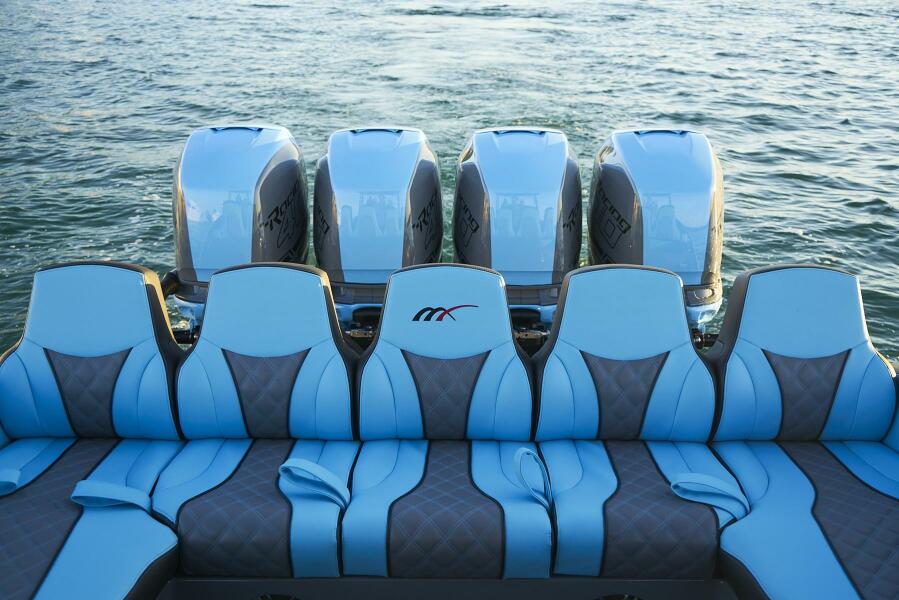 37' 2021 Midnight Express 37 Open