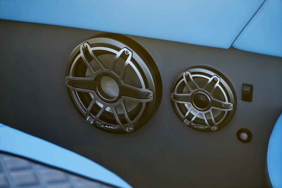 37' 2021 Midnight Express 37 Open