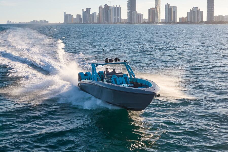 37' 2021 Midnight Express 37 Open