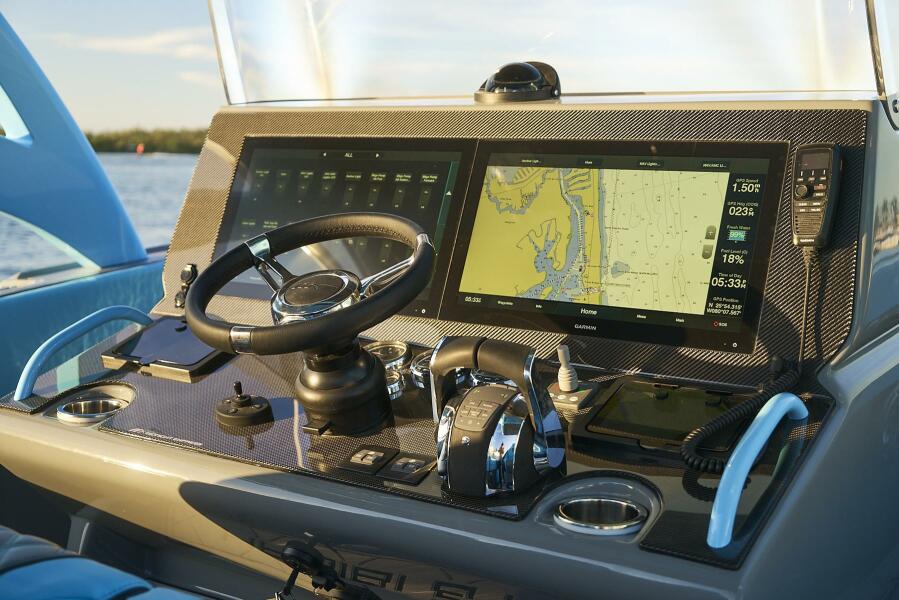 37' 2021 Midnight Express 37 Open