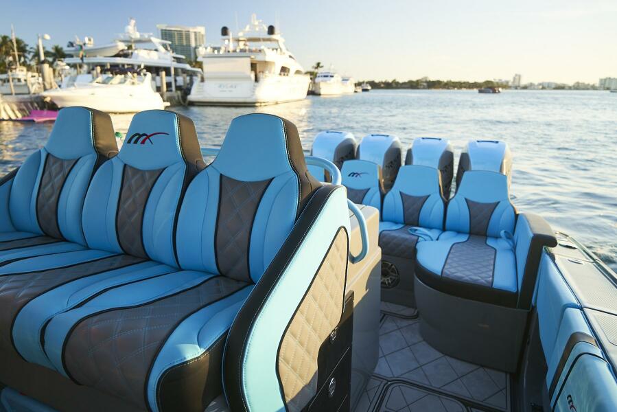 37' 2021 Midnight Express 37 Open