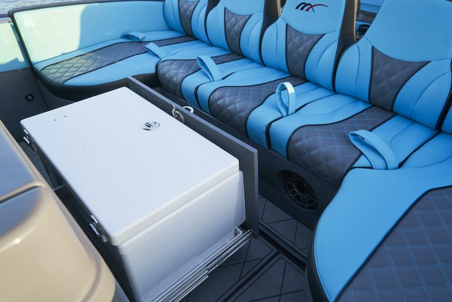 37' 2021 Midnight Express 37 Open