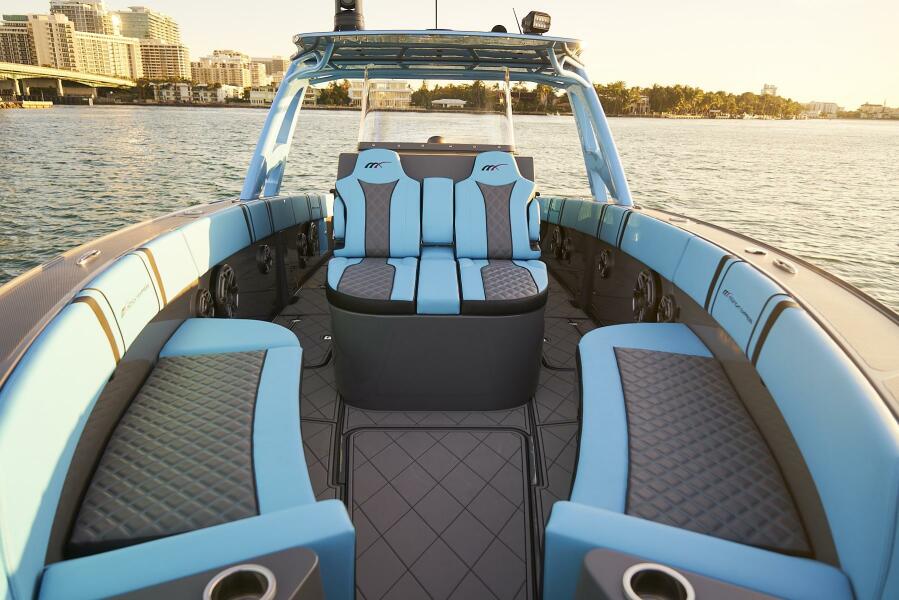 37' 2021 Midnight Express 37 Open