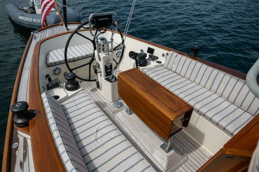 Suzanne 42ft Morris Yacht For Sale