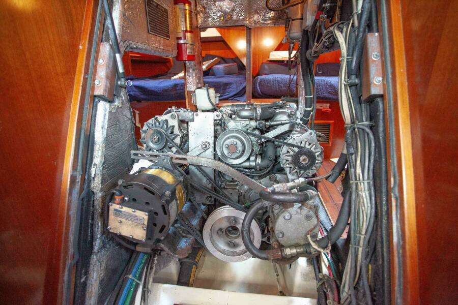 Dazzzlr 50ft Beneteau Yacht For Sale
